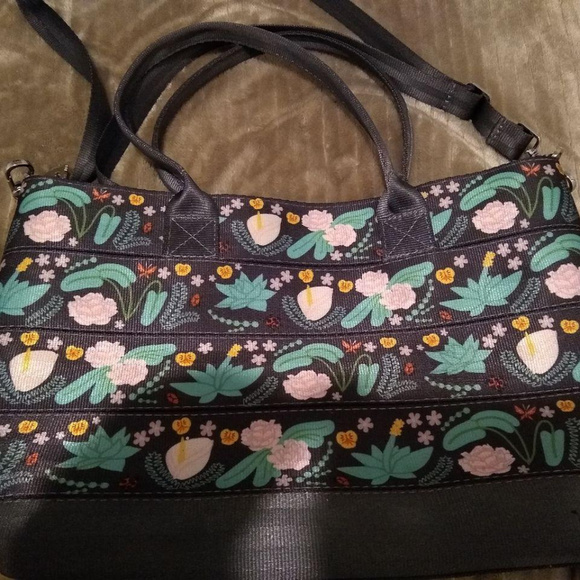 Harveys Handbags - Harvey's Streamline Tote, Secret Garden print